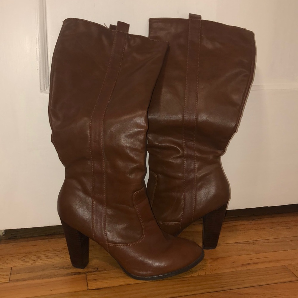 Hardly worn. Super cute!